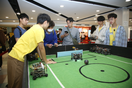 HKU Information Day for Undergraduate Admissions 2025 (IDay) was held today (25 October) on the HKU campus.